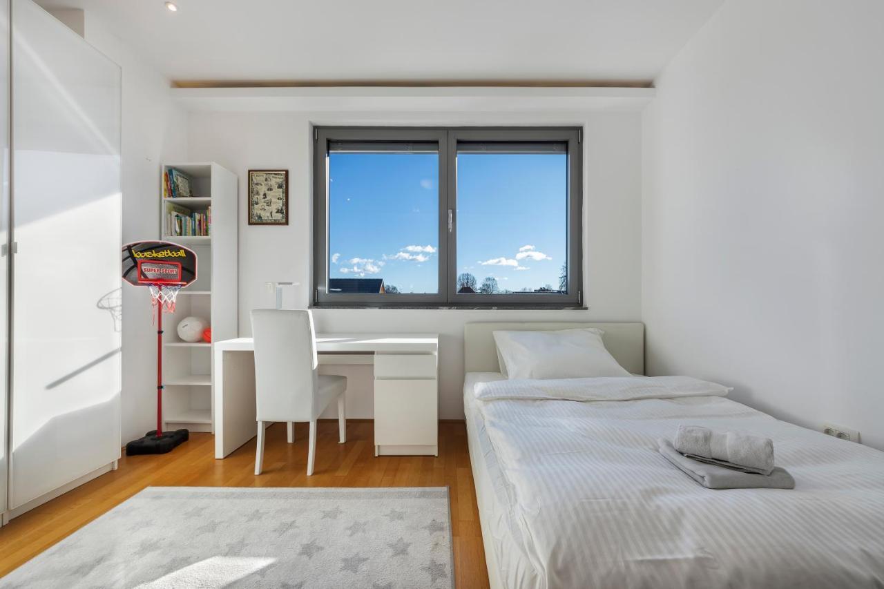 Contemporary Apartment With Rooftop Terrace In Maribor Extérieur photo