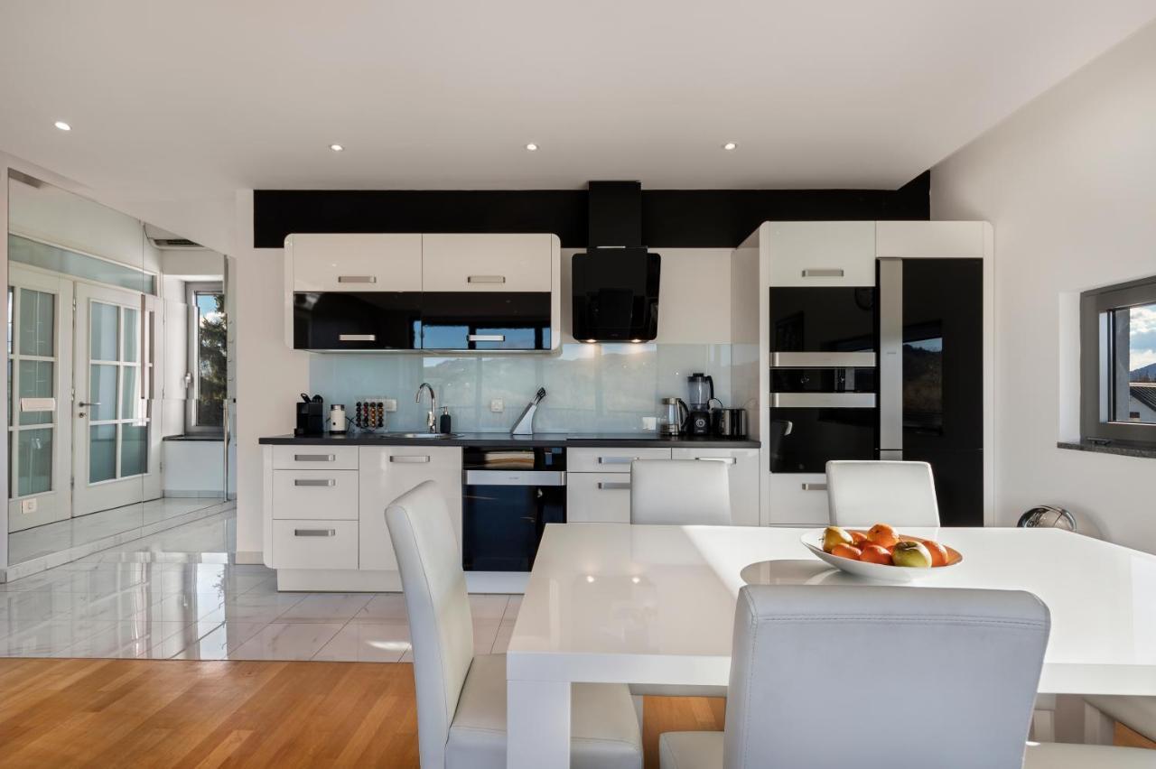 Contemporary Apartment With Rooftop Terrace In Maribor Extérieur photo