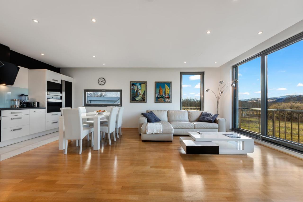 Contemporary Apartment With Rooftop Terrace In Maribor Extérieur photo