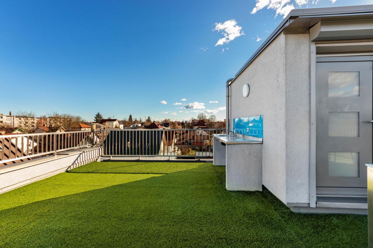 Contemporary Apartment With Rooftop Terrace In Maribor Extérieur photo